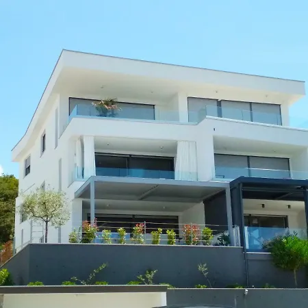 アパート Pipe マリンスカ